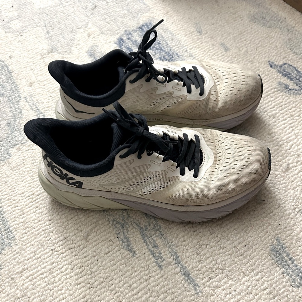 Hoka Arahi 5 Sneaker